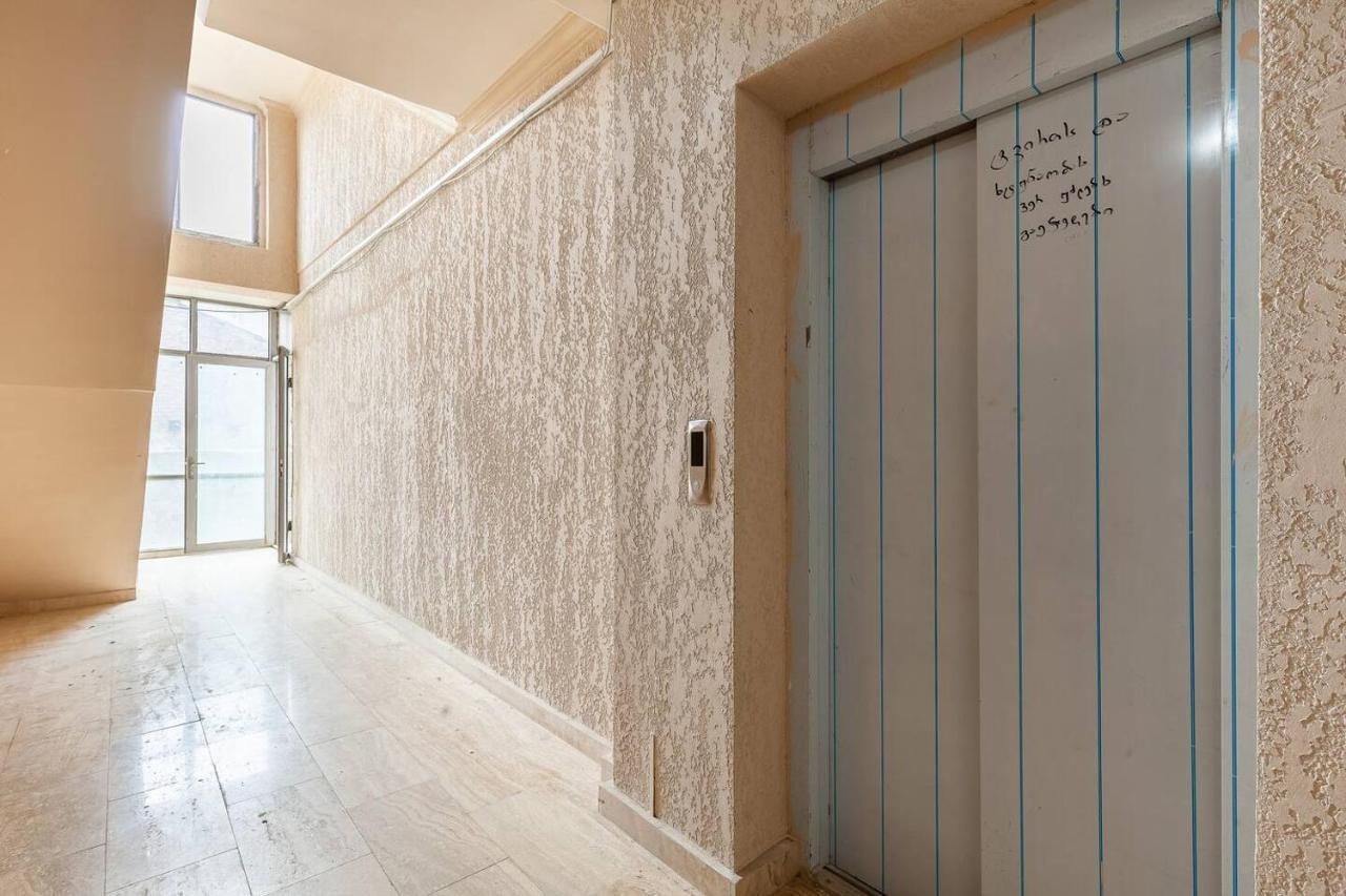 Veli Group Apartment Near White Bridge ° Kutaisi Exteriér fotografie