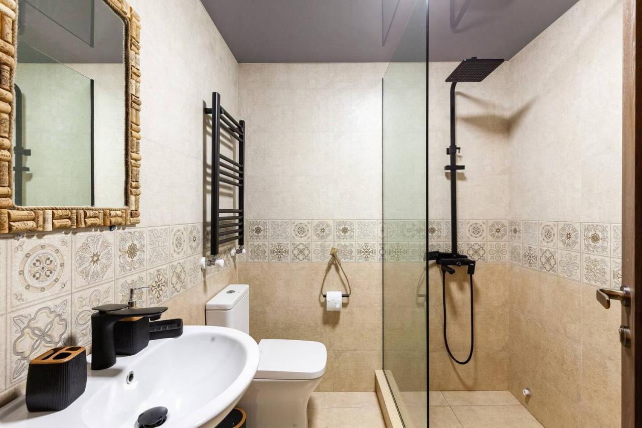 Veli Group Apartment Near White Bridge ° Kutaisi Exteriér fotografie