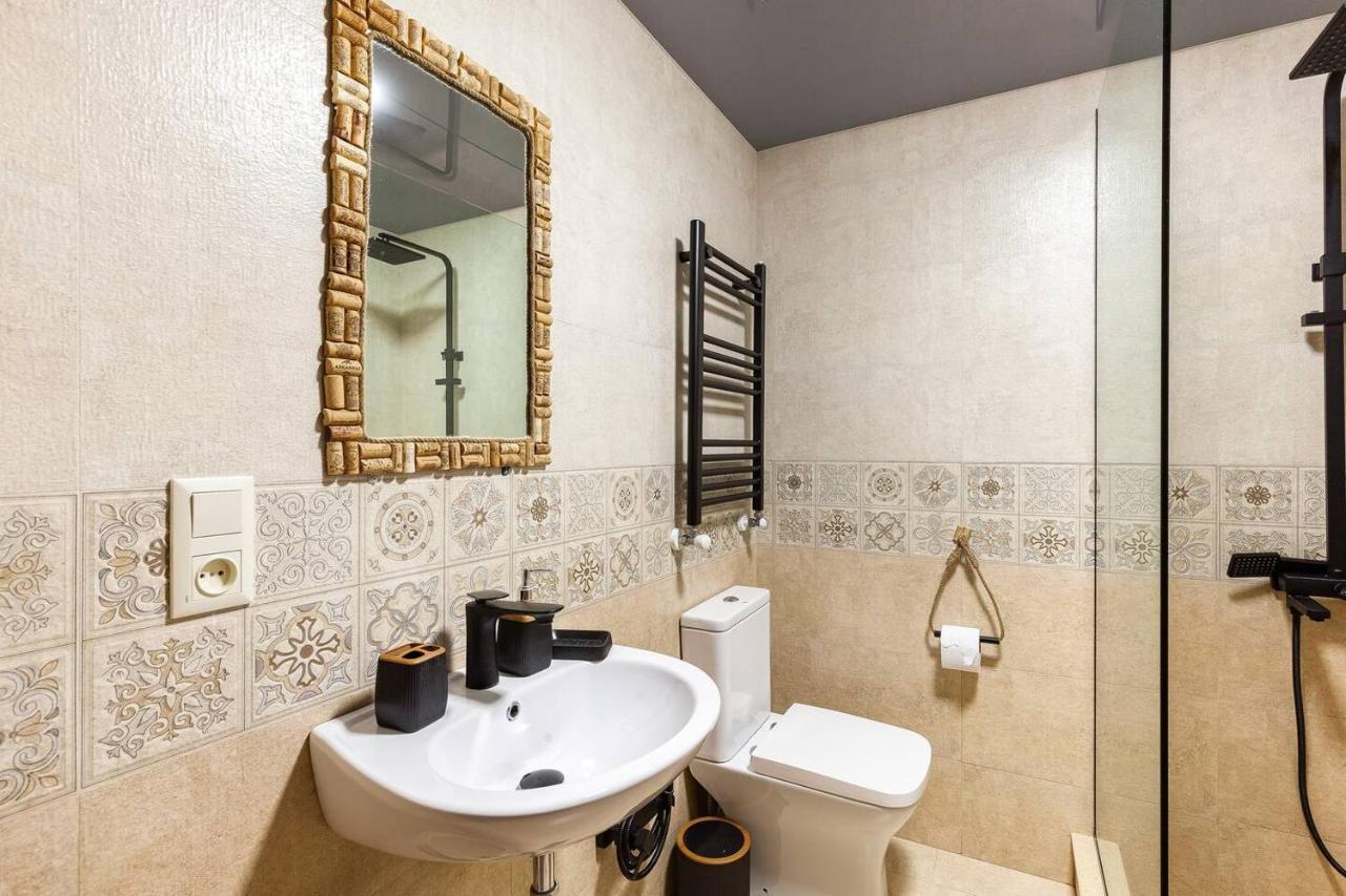 Veli Group Apartment Near White Bridge ° Kutaisi Exteriér fotografie